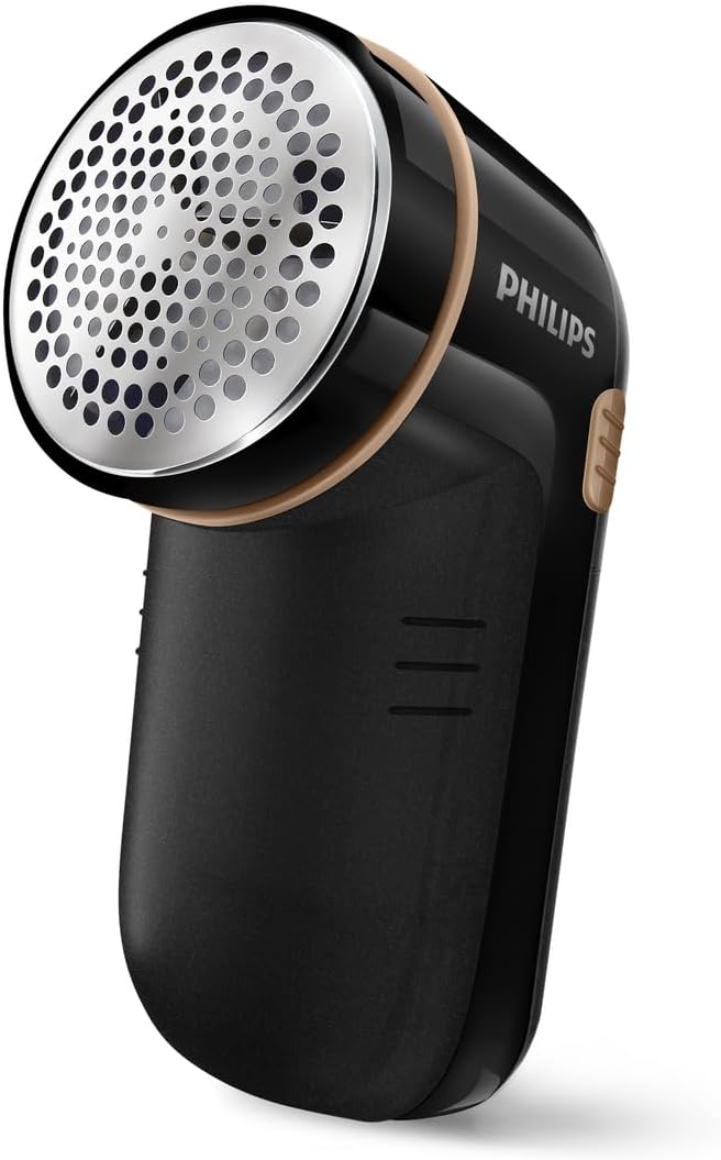 Philips Lint Remover, GC026/80 Anti-Pilling Textile Shaver - Wide Surface, Fast Rotation, For All Clothes, 2 Batteries Included (GC026/80)