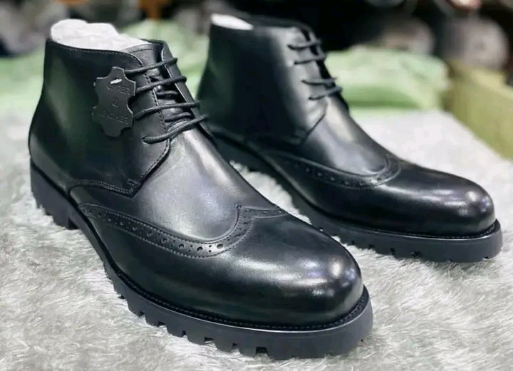 Men's Clarks Boot Shoe Boot-Black